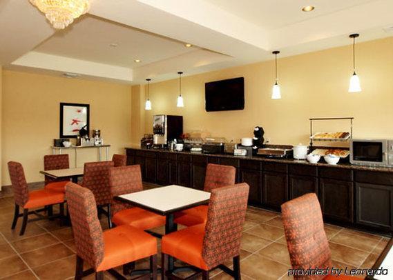 Comfort Inn & Suites Near Bethel College Newton Ресторан фото